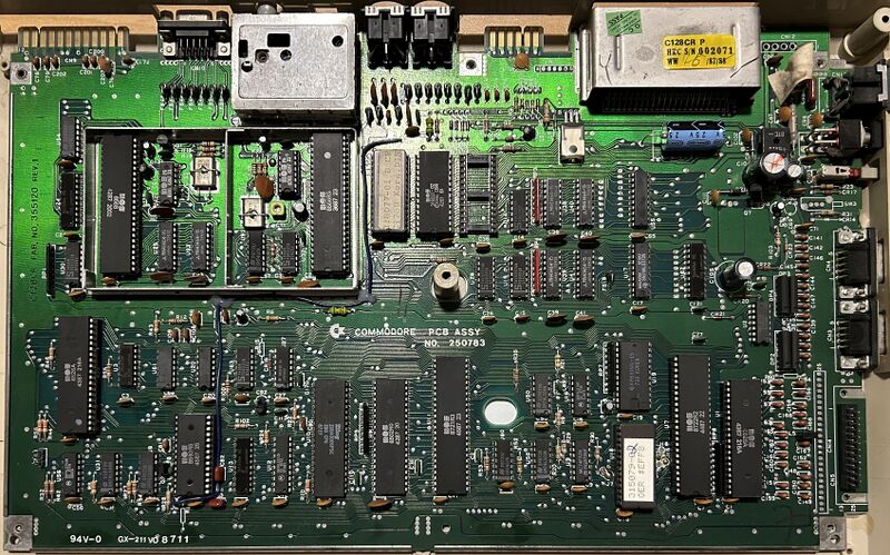 Datei:C128CR Platine.jpg
