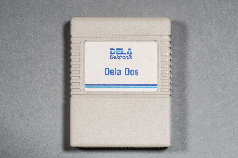 Datei:4490 - DELA DOS cartridge.JPG