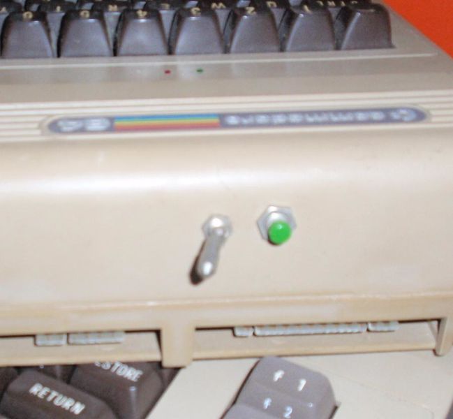 Datei:C64ROMswitch.jpg